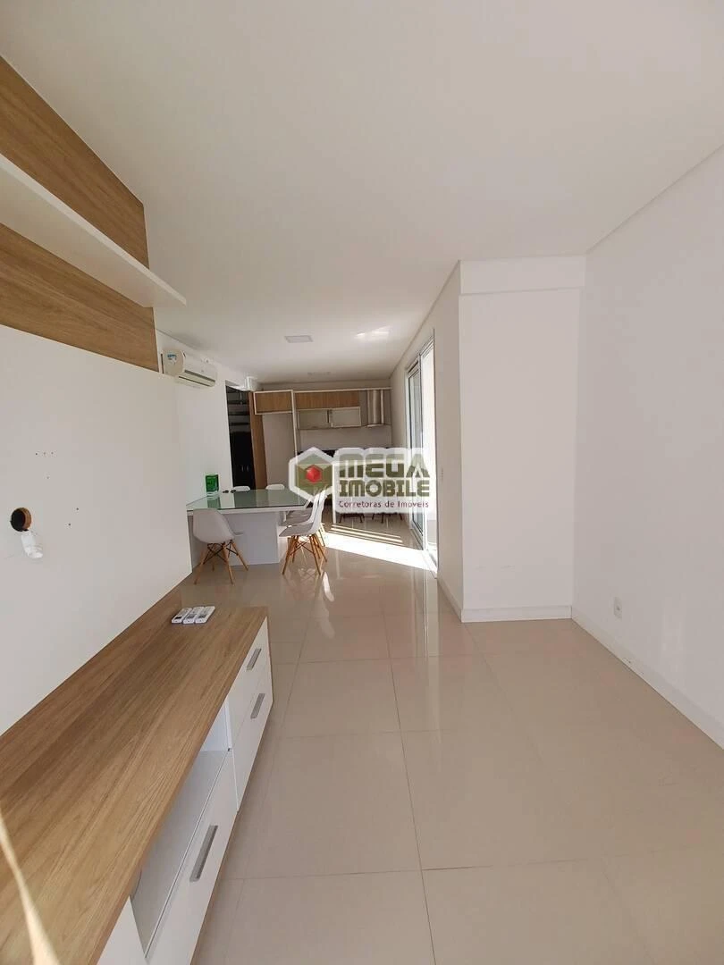 3-bedroom apartment in a building with a pool — photo 3
