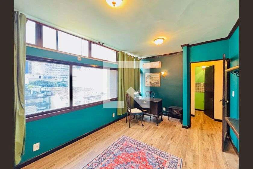 Apartamento de 1 dormitorio de 30 m² con balcón acristalado — photo 7