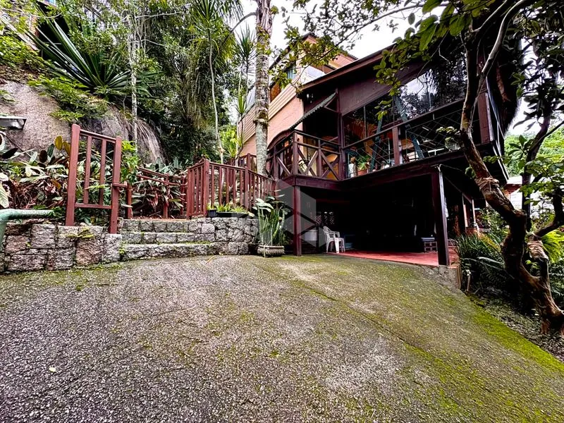 50 m² loft with 1 bedroom and a balcony