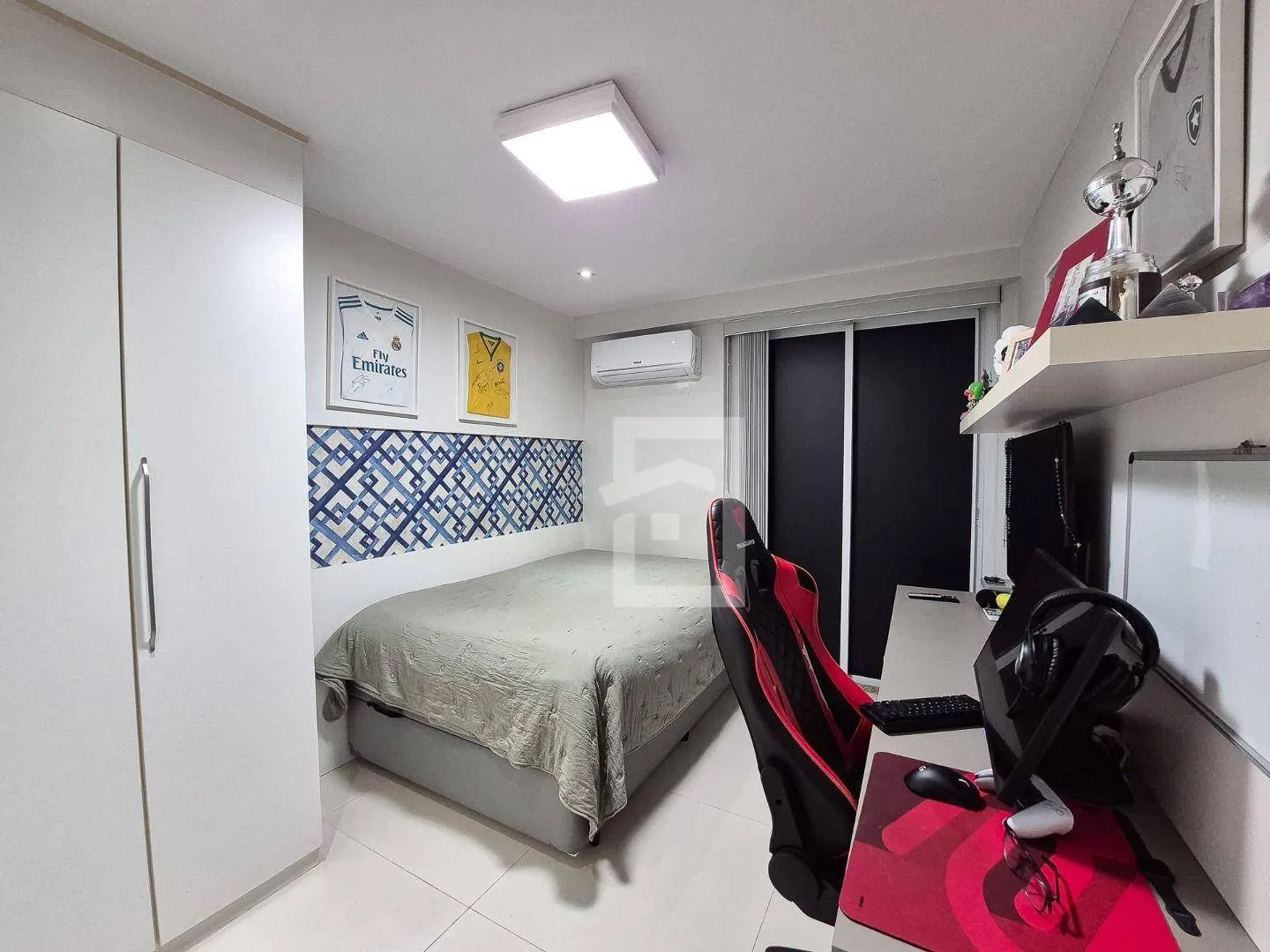 Furnished 235 m² apartment with 4 bedrooms — photo 46
