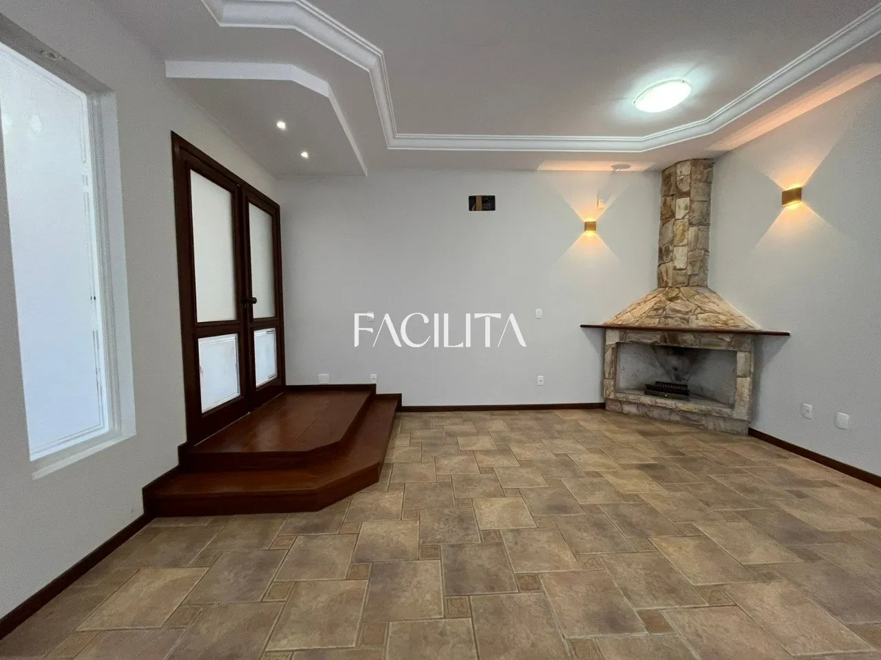 Furnished 456 m² house with 3 en-suite bedrooms and pool — photo 40