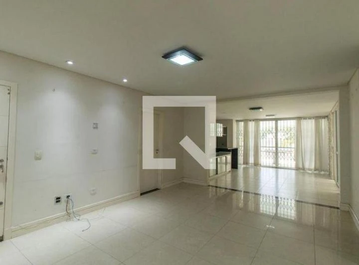 4-bedroom rental house with 316 m² and 3 parking spots — photo 6