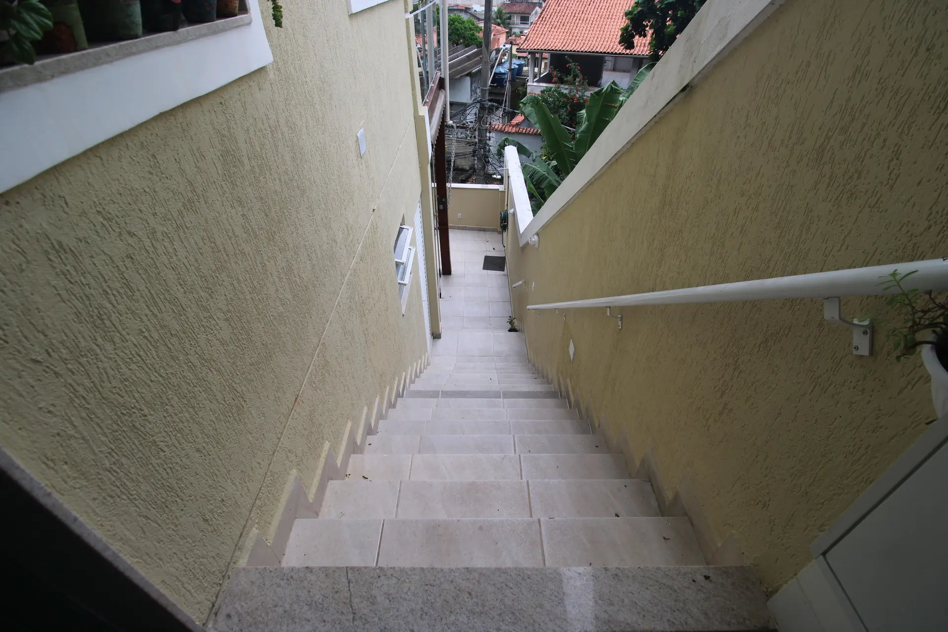Casa mobiliada com 3 suítes e cozinha aberta com fogão a gás — photo 55