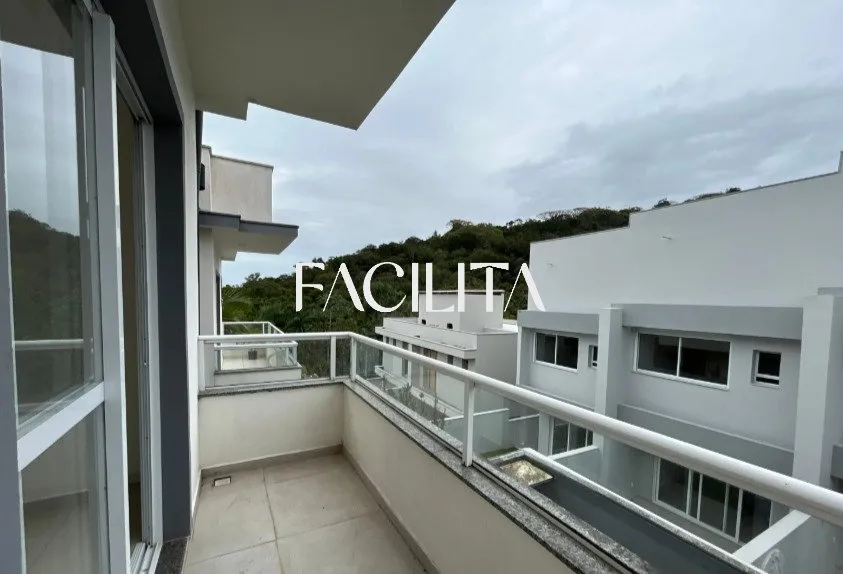 Casa com 3 quartos e cozinha americana com fogão — photo 8