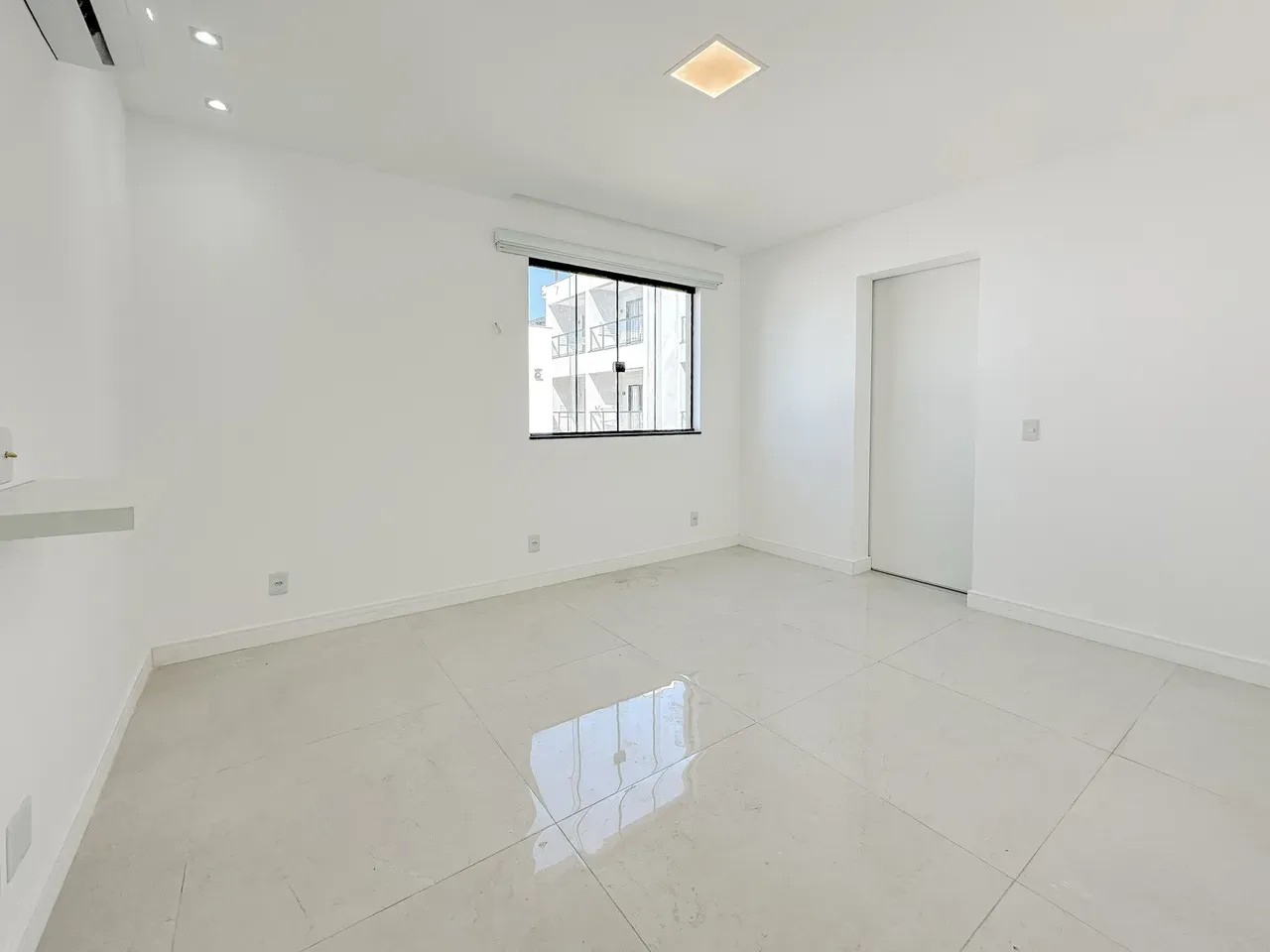 4-suite house with 6 bathrooms, 370 m² and 3 parking — photo 13