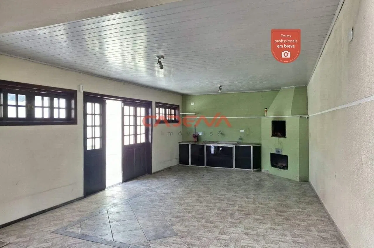 Casa com 3 quartos e suíte, 166 m² e 4 vagas