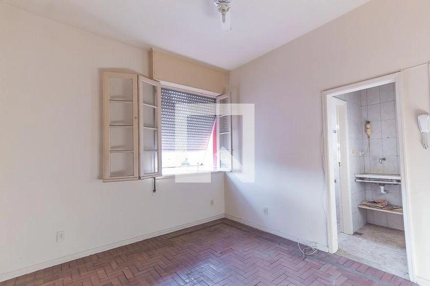 Apartment, 25 m², with wood or laminate floors — photo 3