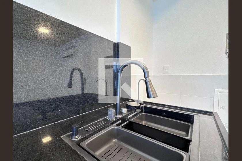 98 m² apartment with 3 bedrooms and a glassed-in balcony
