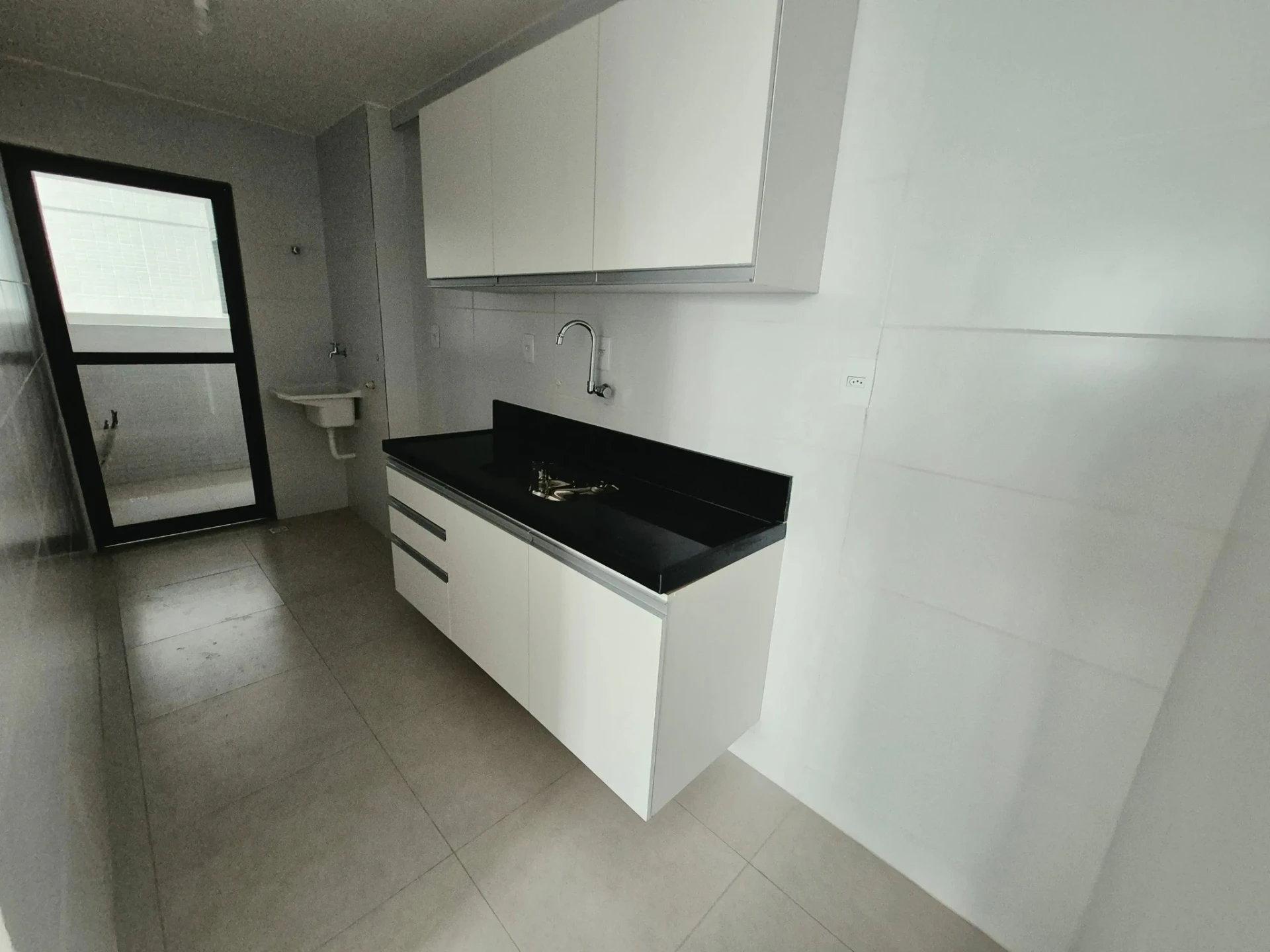 Furnished apartment, 75 m², with a home office — photo 2