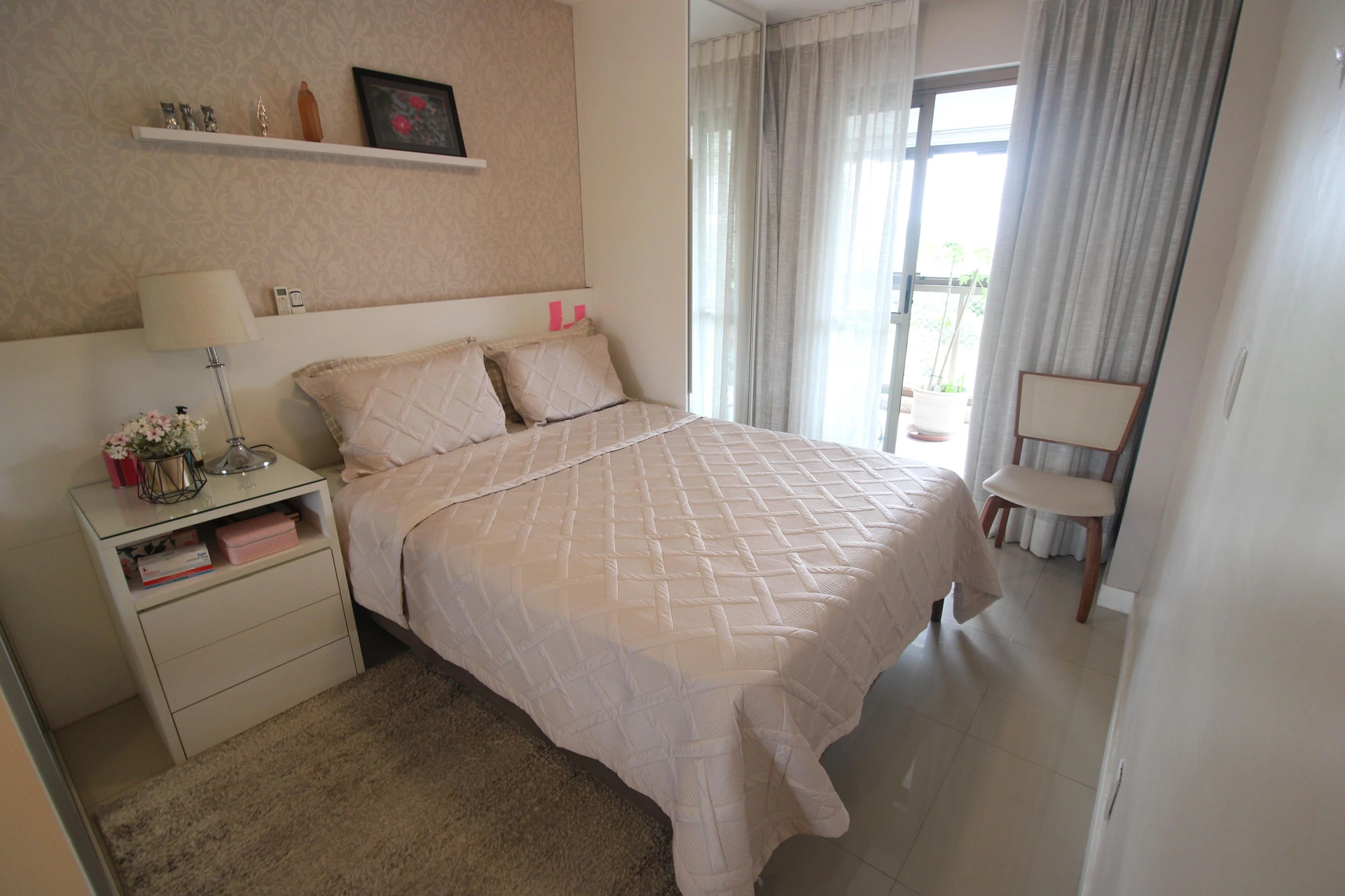 Furnished apartment, 112 m², with a glass-enclosed balcony — photo 60