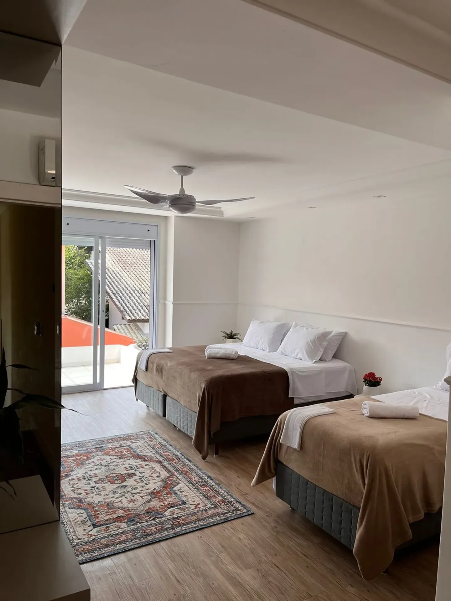 Furnished house with 5 en-suite bedrooms — photo 8
