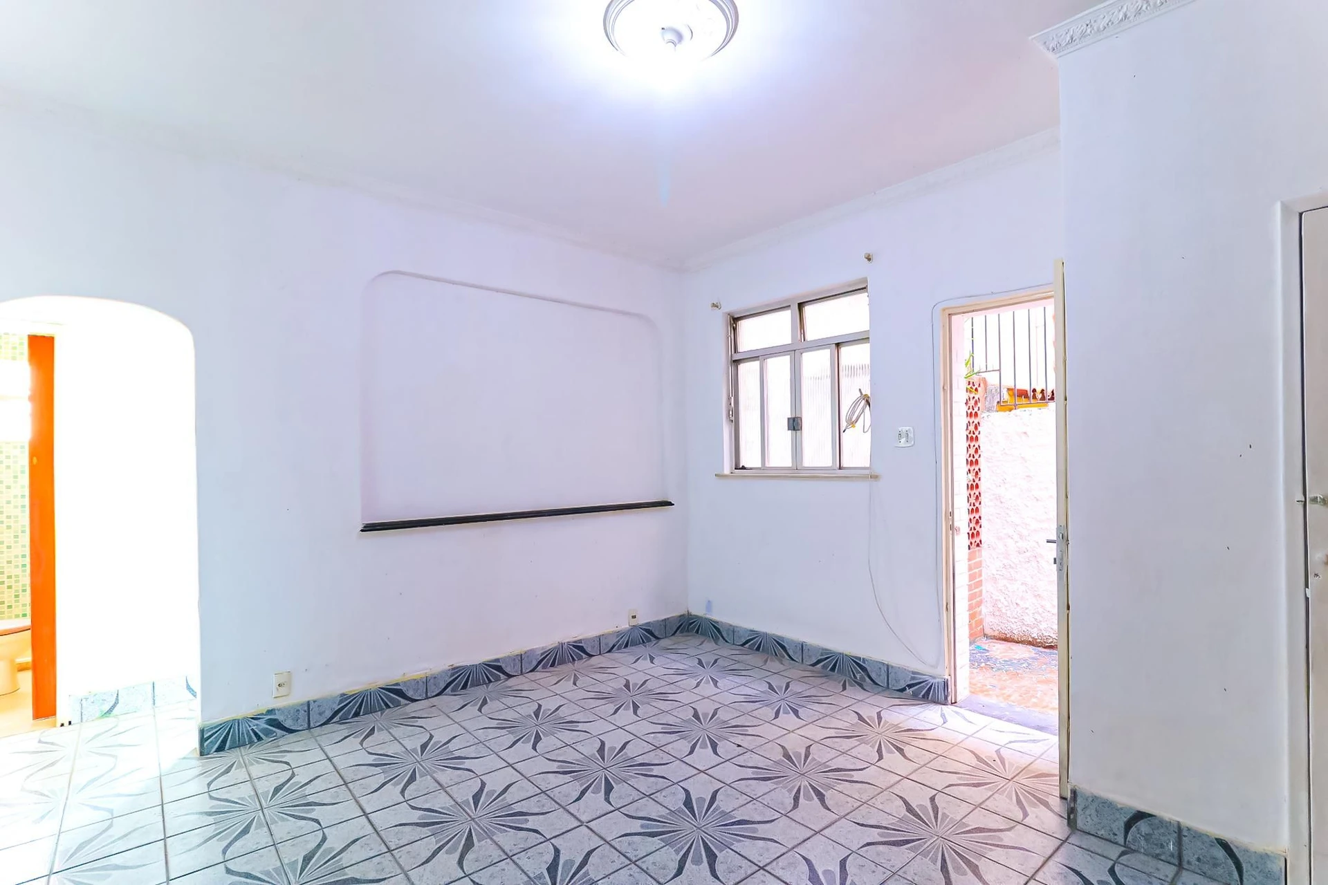House with 2 bedrooms and a private garden — photo 19