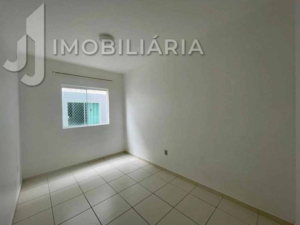 Glass-enclosed balcony in a 3-bedroom apartment, 90 m² — photo 20
