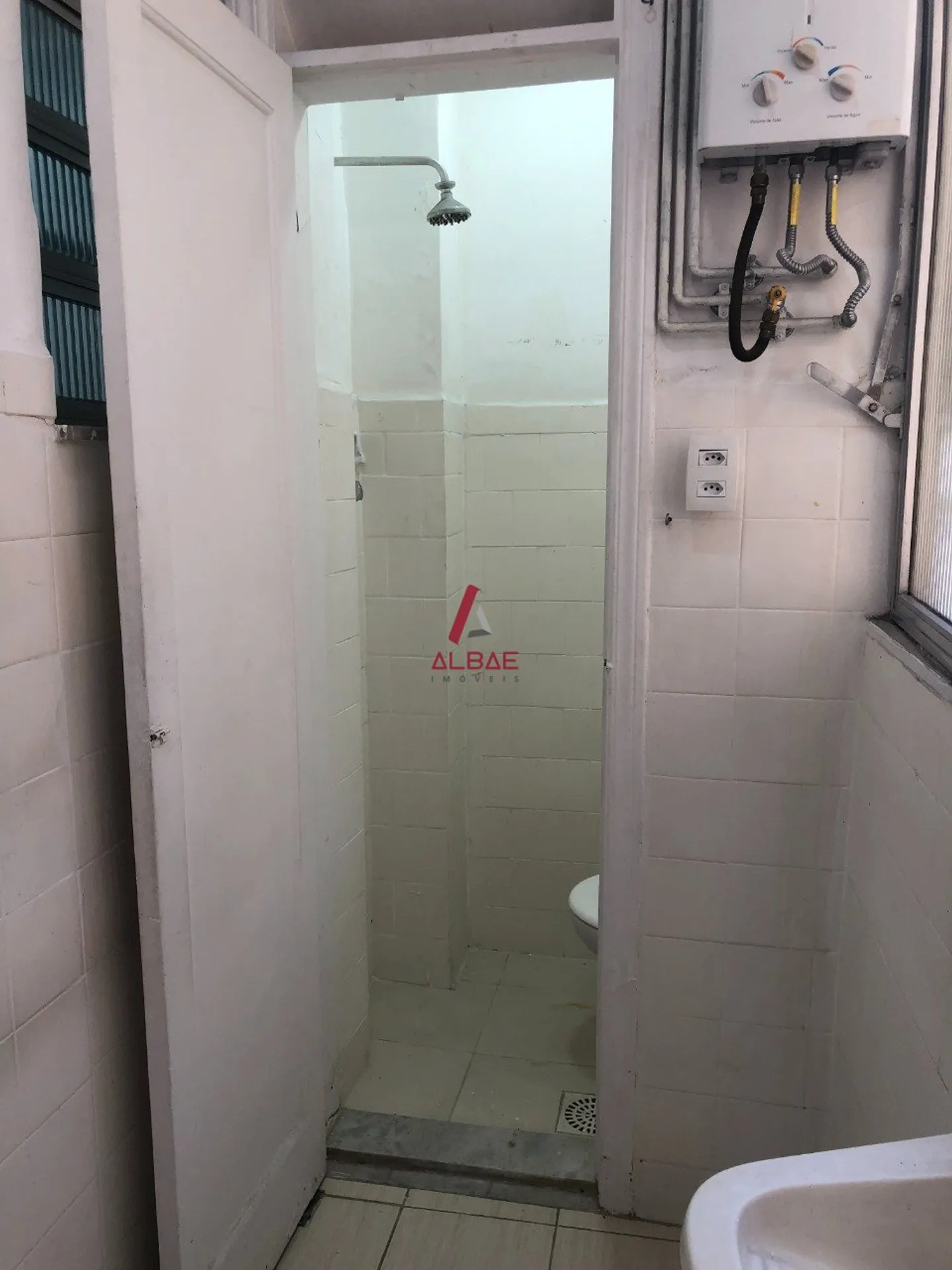 2-bedroom apartment with a walk-in closet in Rio de Janeiro — photo 13