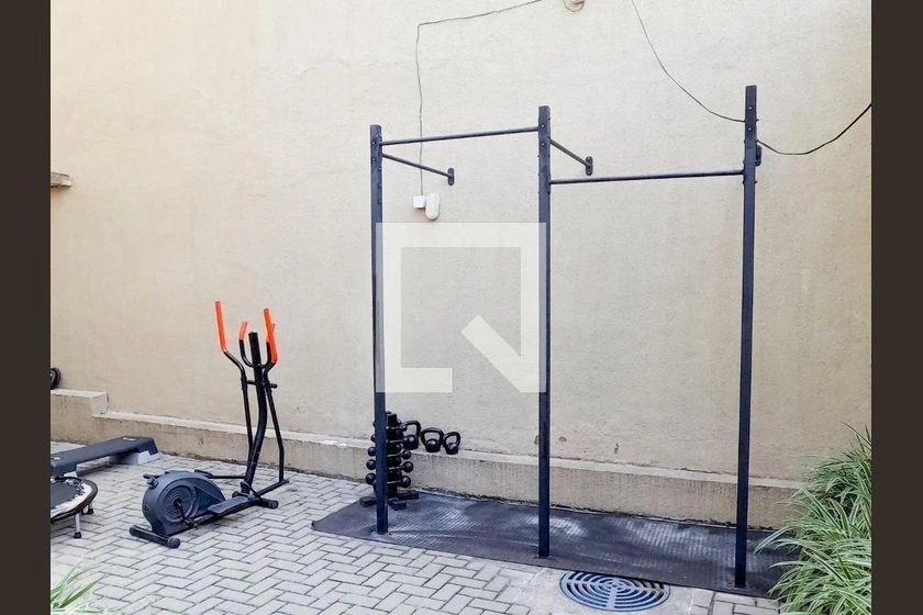 2-bedroom apartment in a building with a gym — photo 28