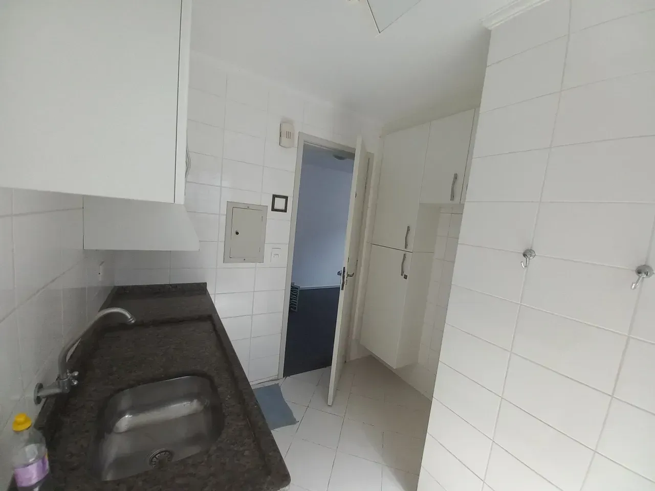 90 m² unfurnished apartment with a separate kitchen — photo 4