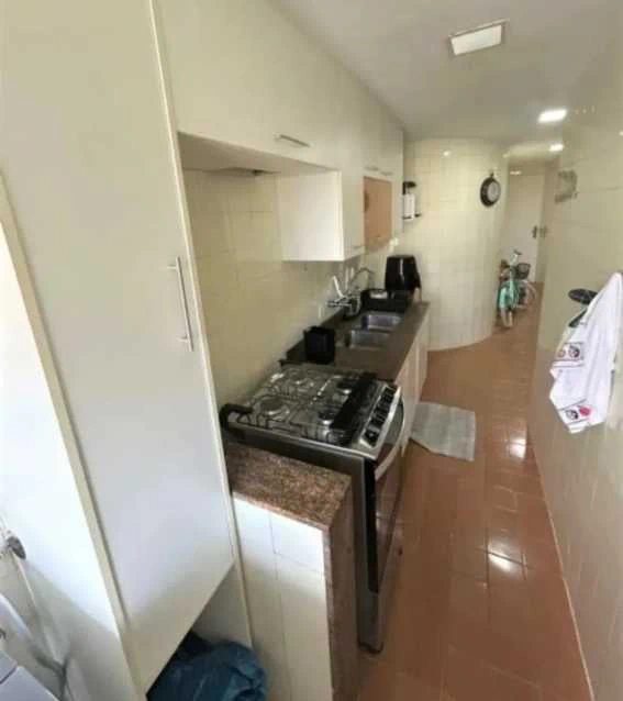3-bedroom apartment with balcony and city view — photo 2