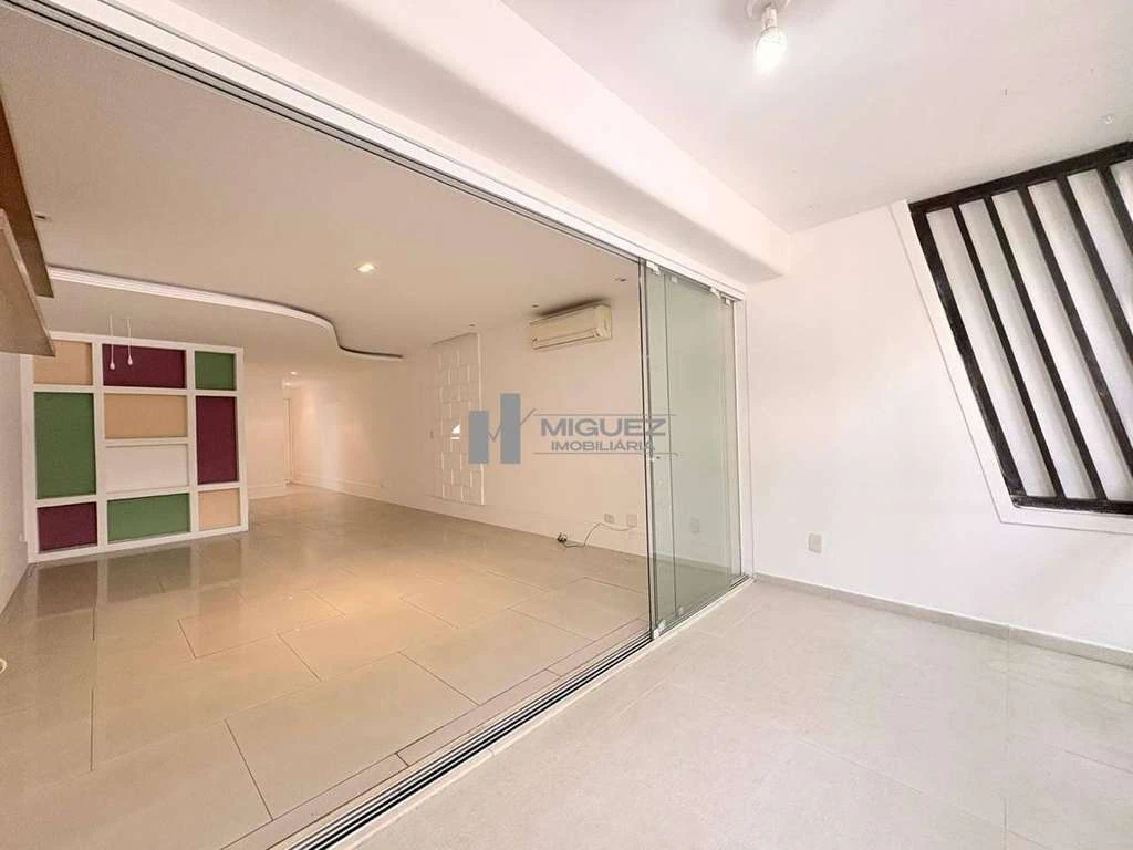 273 m² triplex house with 3 parking spaces and 5 baths — photo 4