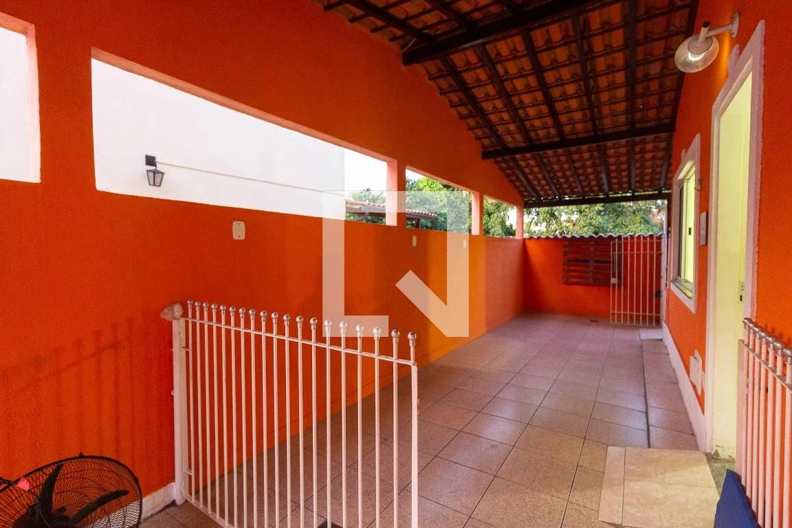 200 m² house with a private BBQ and a private pool — photo 25