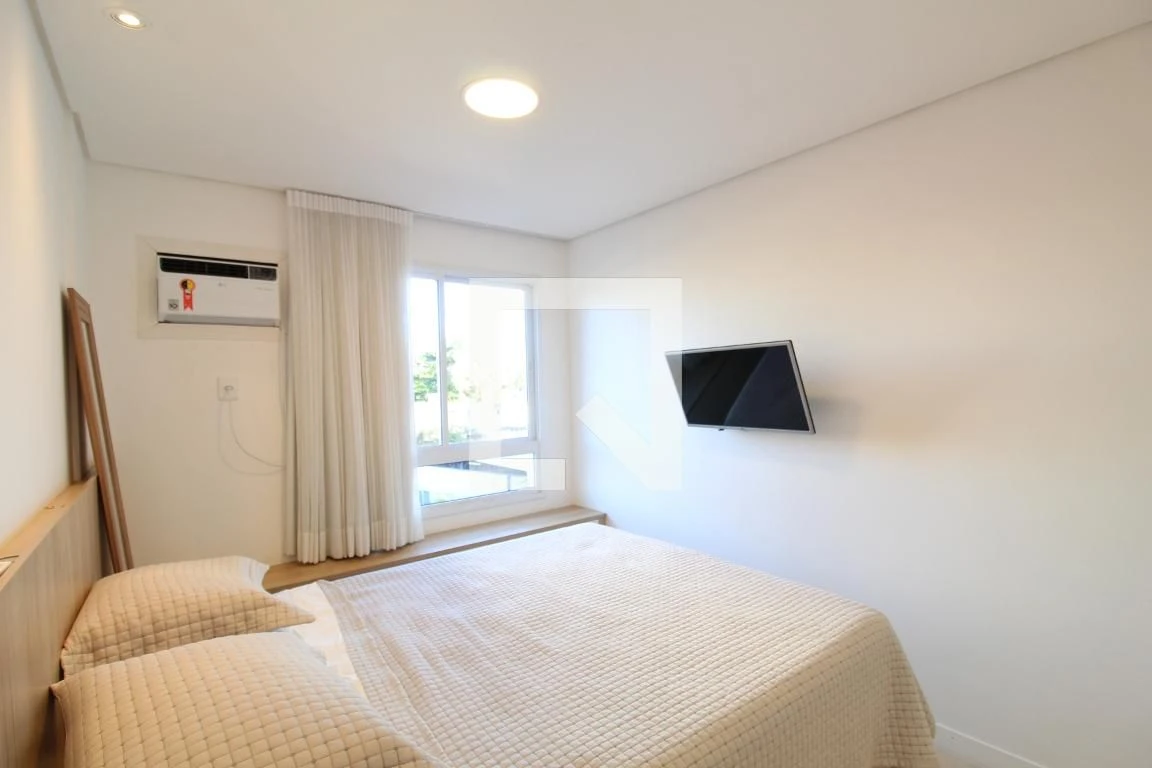 Собственный бассейн и 2 спальни: квартира 64 м² — photo 22