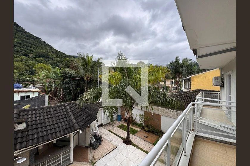 House with 3 en-suites and 3 parking spots, 270 m² — photo 31