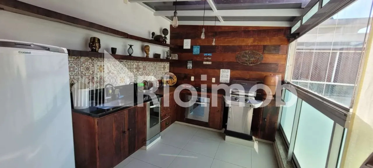 Furnished 3-bedroom duplex with 4 bathrooms and a home office — photo 2