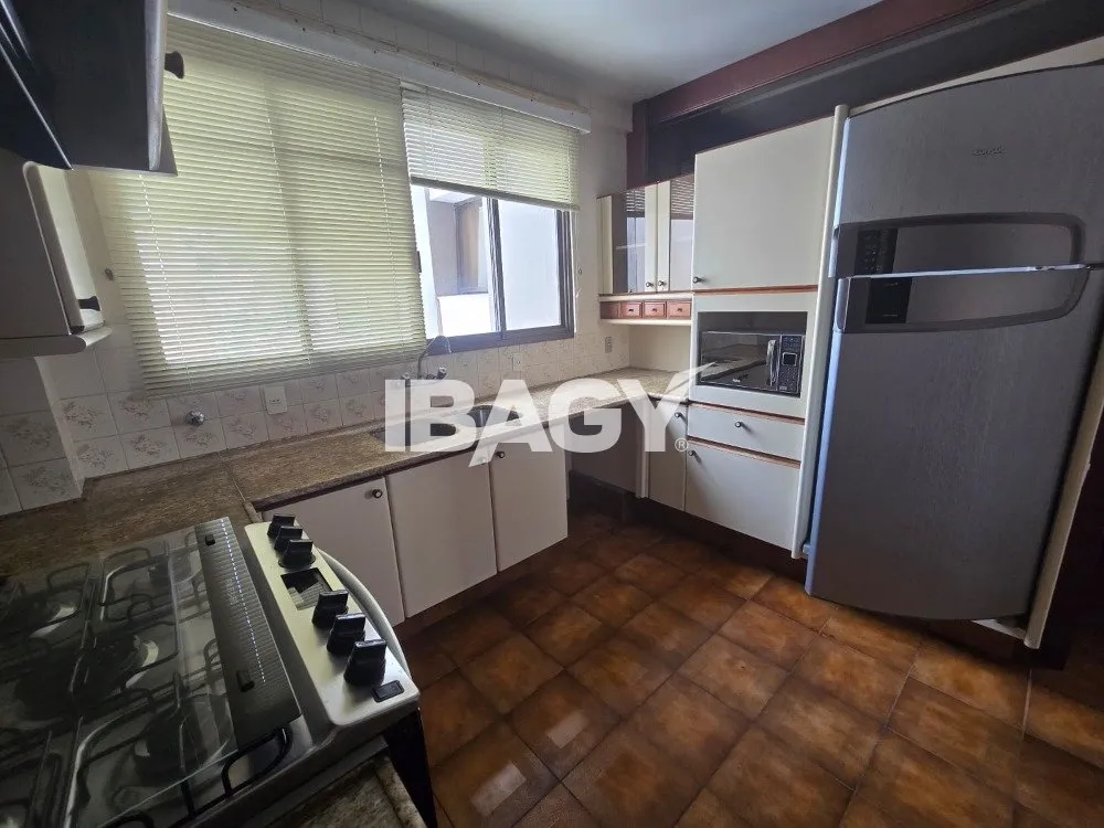 Furnished 512 m² apartment with a enclosed balcony — photo 23
