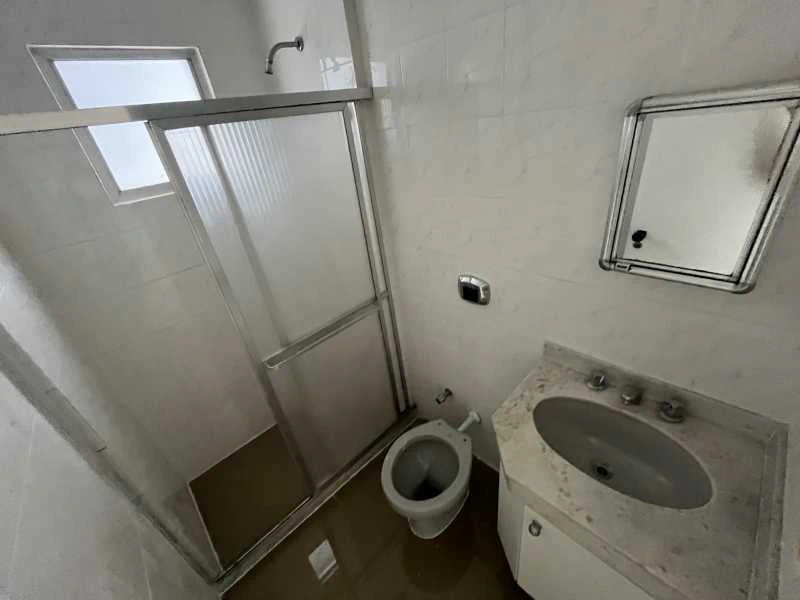 Apartamento de 3 quartos em condomínio com piscina