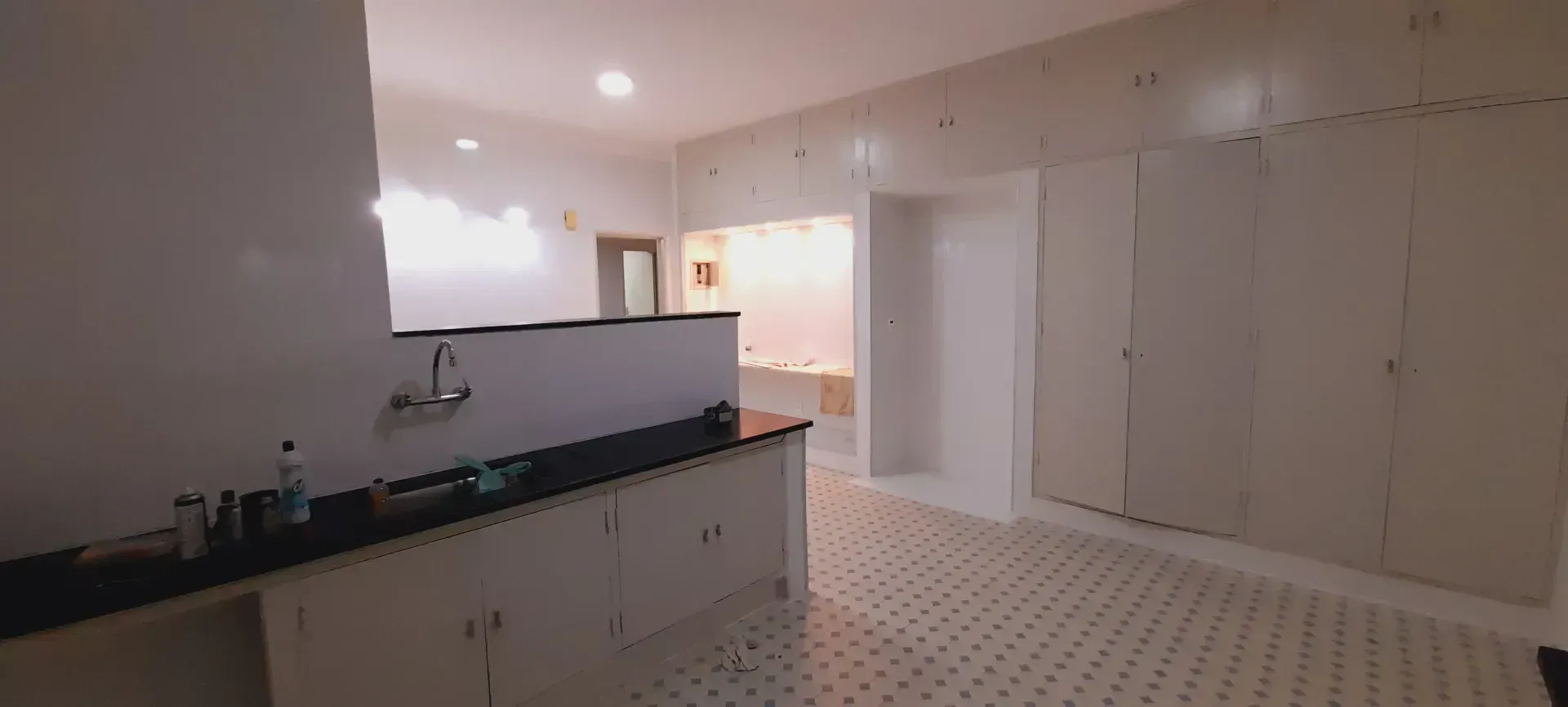 Unfurnished apartment with 4 bedrooms and 2 parking — photo 38