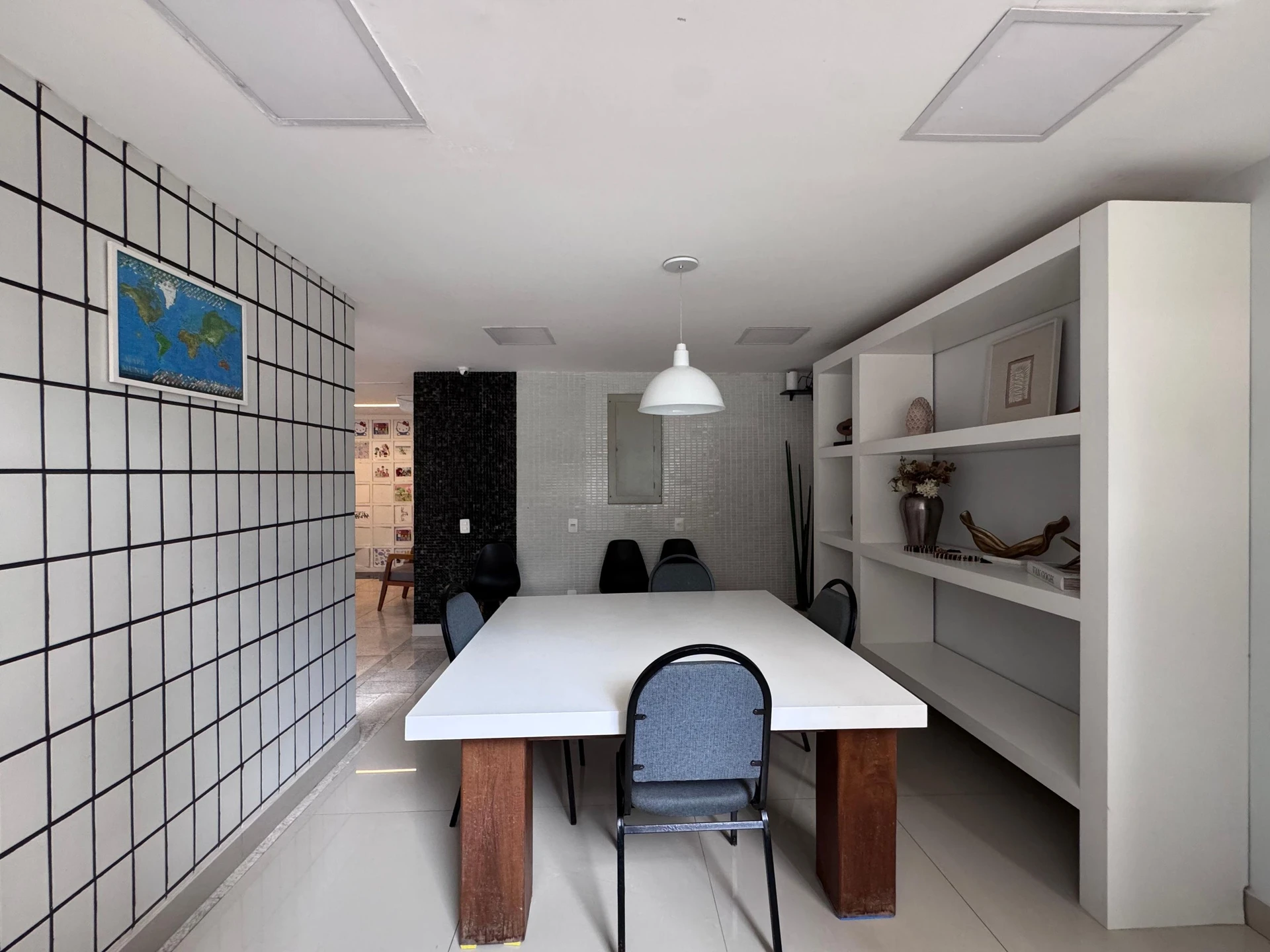 Apartamento de 3 quartos com varanda de vidro — photo 48