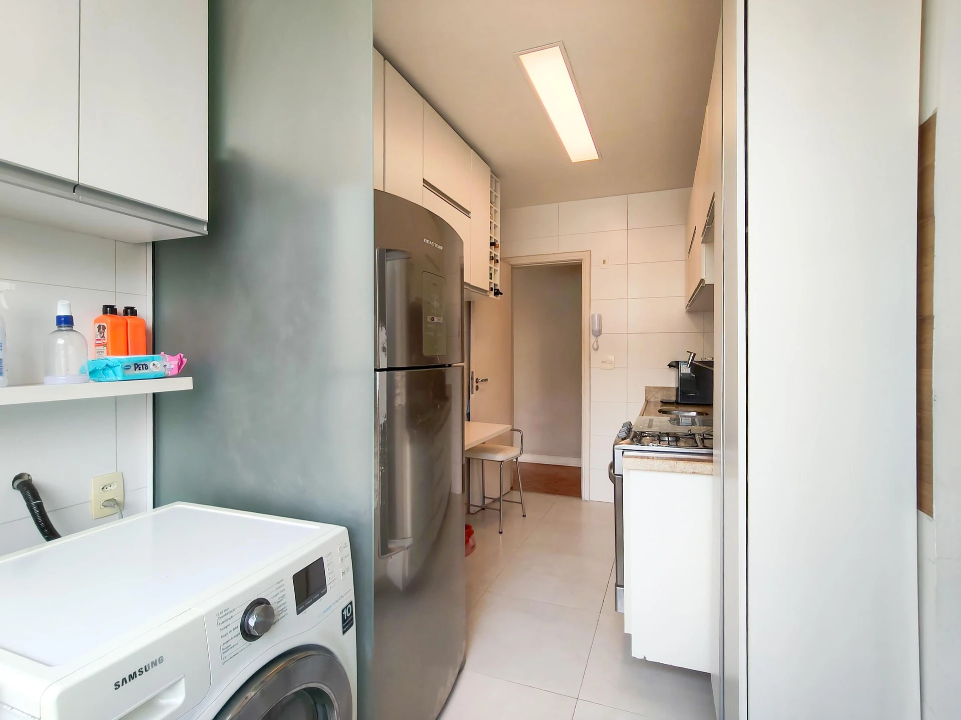 2-bedroom apartment with a mountain view in Rio de Janeiro — photo 18