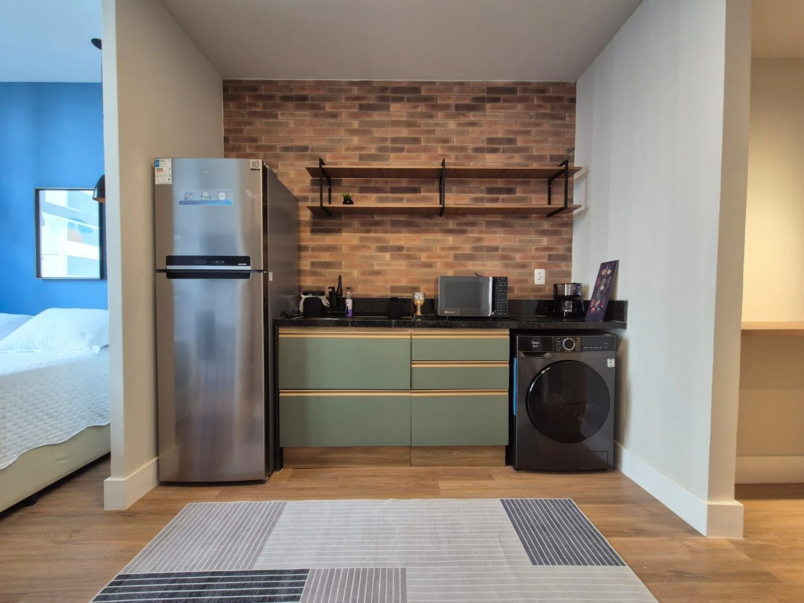 Furnished 30 m² apartment with an open-plan kitchen — photo 6