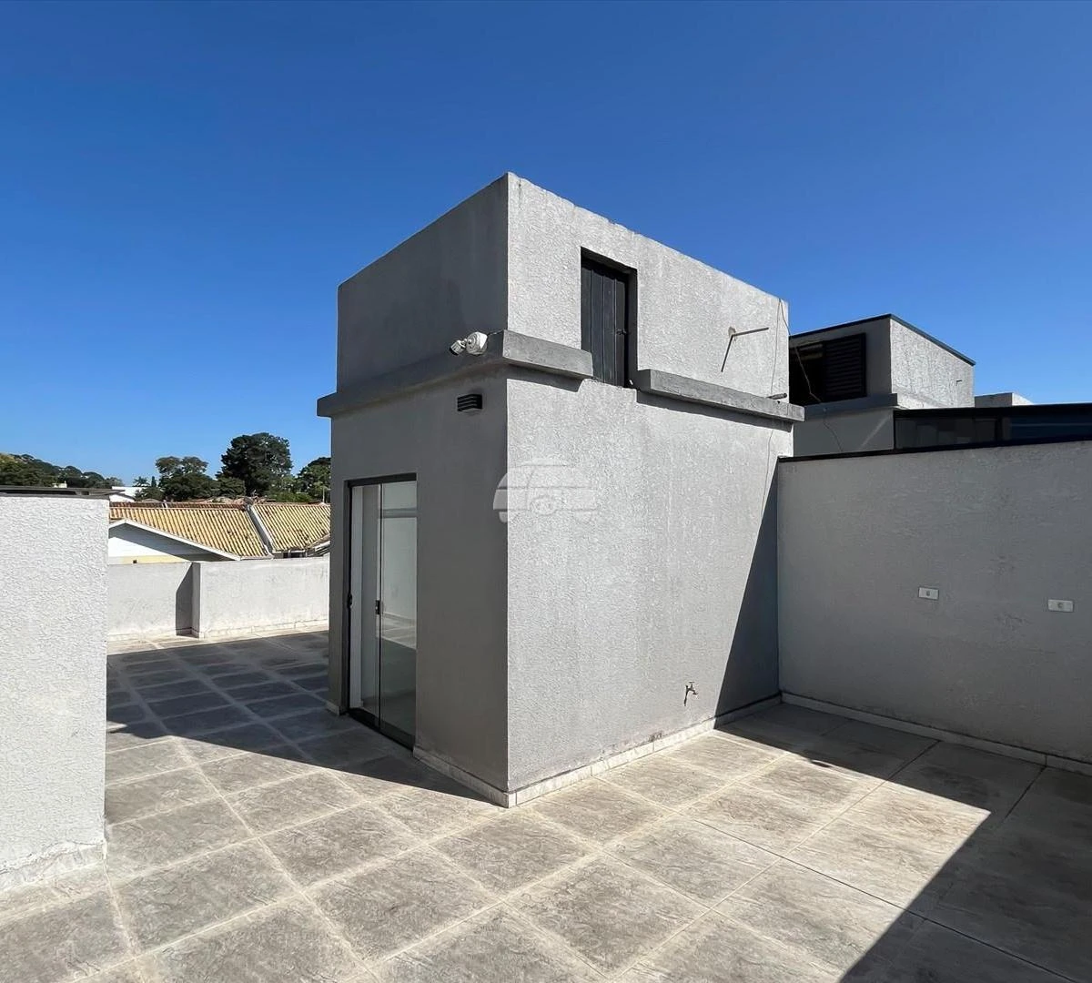 3-bedroom house with a grill on the balcony in Curitiba — photo 50