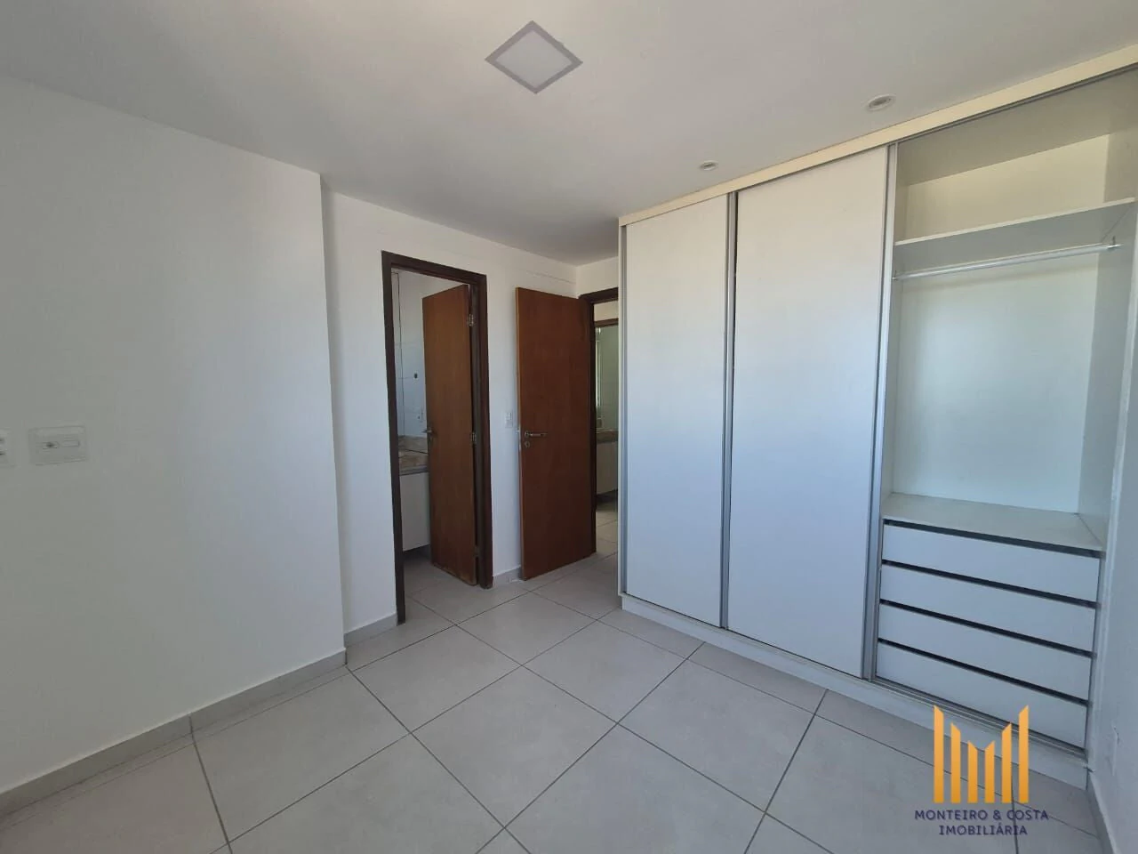 Furnished apartment, 102 m², with a washing machine — photo 22