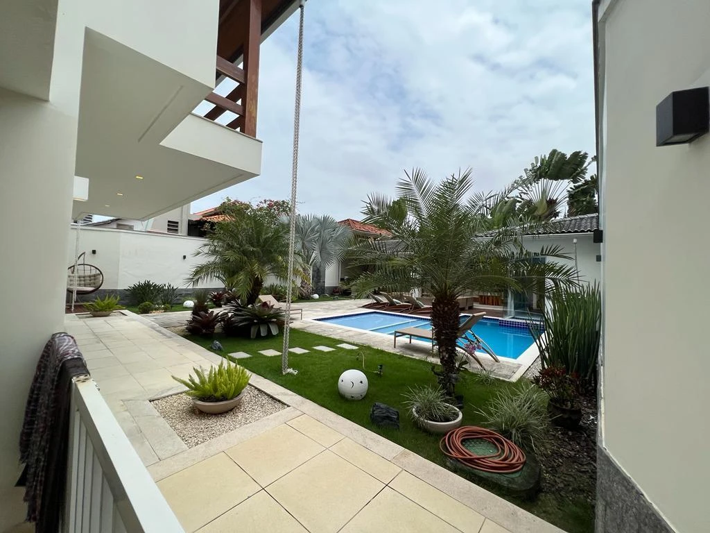 Furnished 700 m² house with 4 en-suites and 4 parking — photo 28