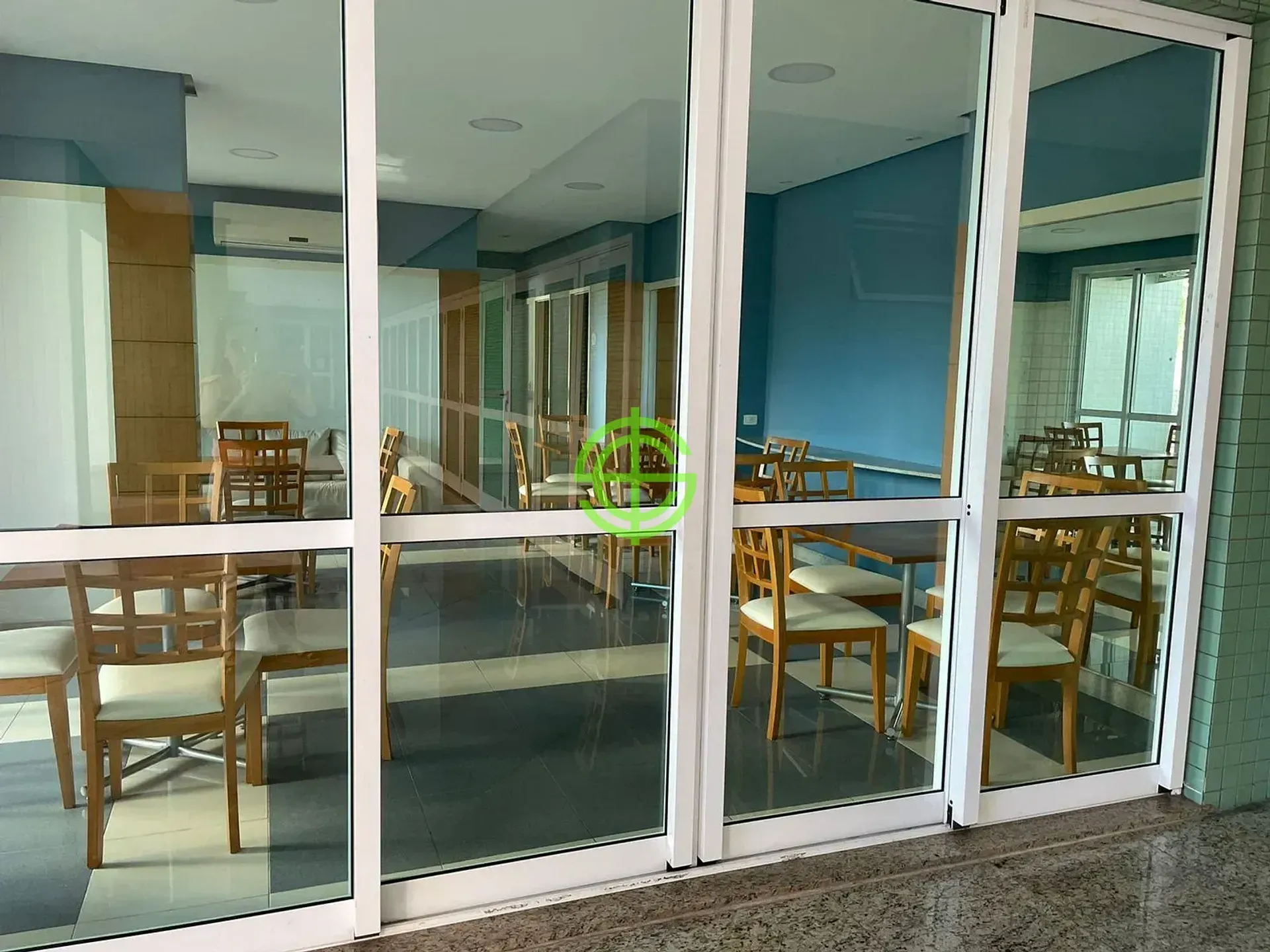 Apartamento duplex mobiliado com 2 suítes e 4 banheiros — photo 21