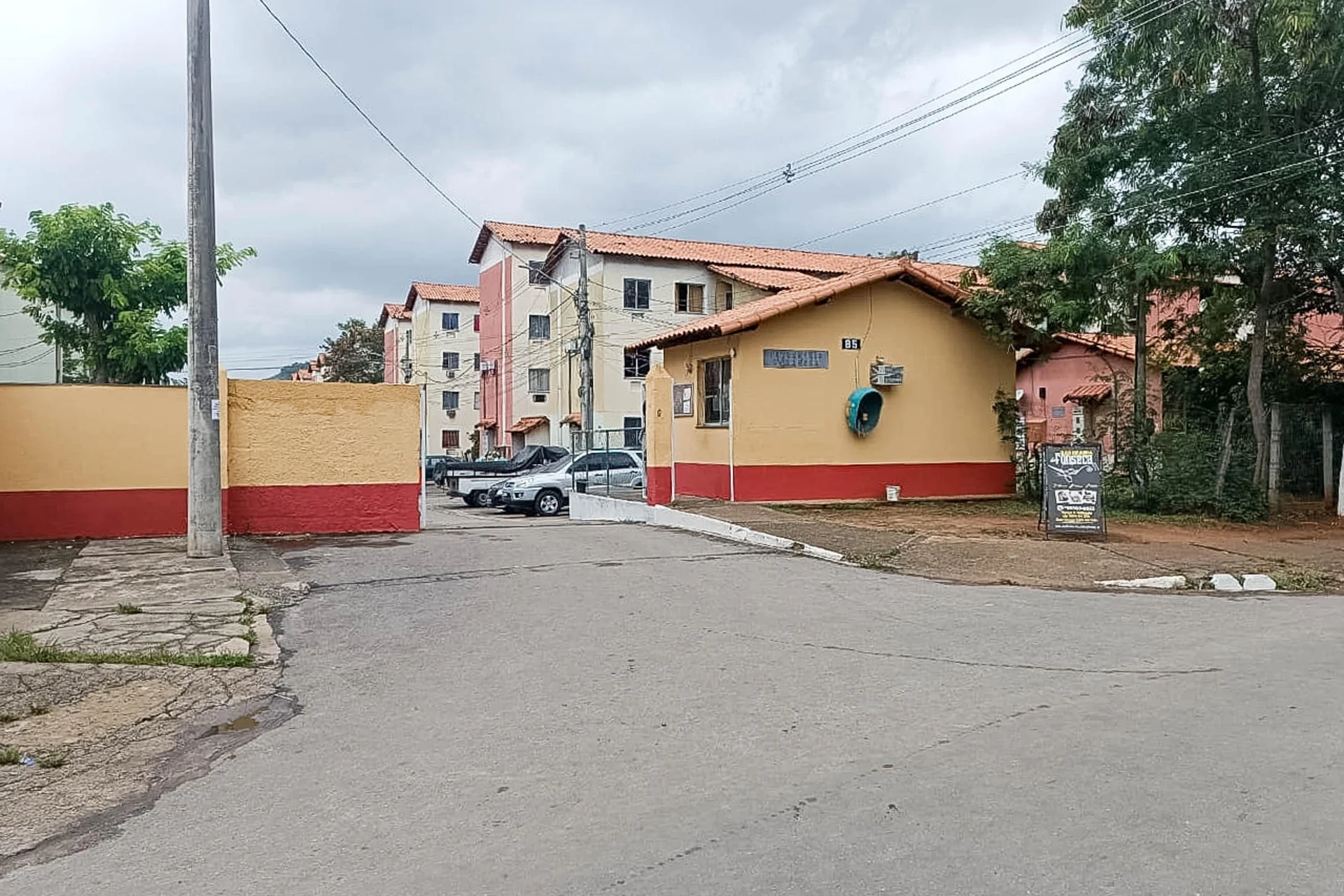 Furnished 2-bedroom house with private garden and pets — photo 11