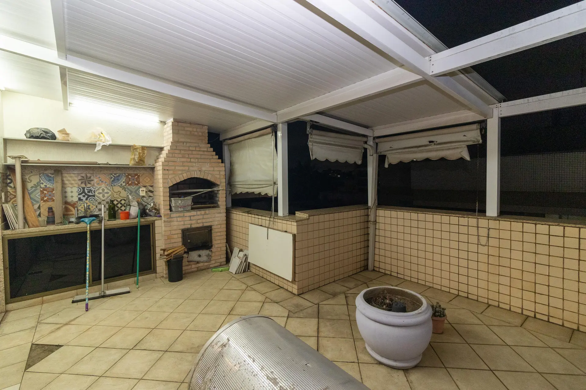 4-bedroom apartment with 2 en-suite bathrooms and garden — photo 2