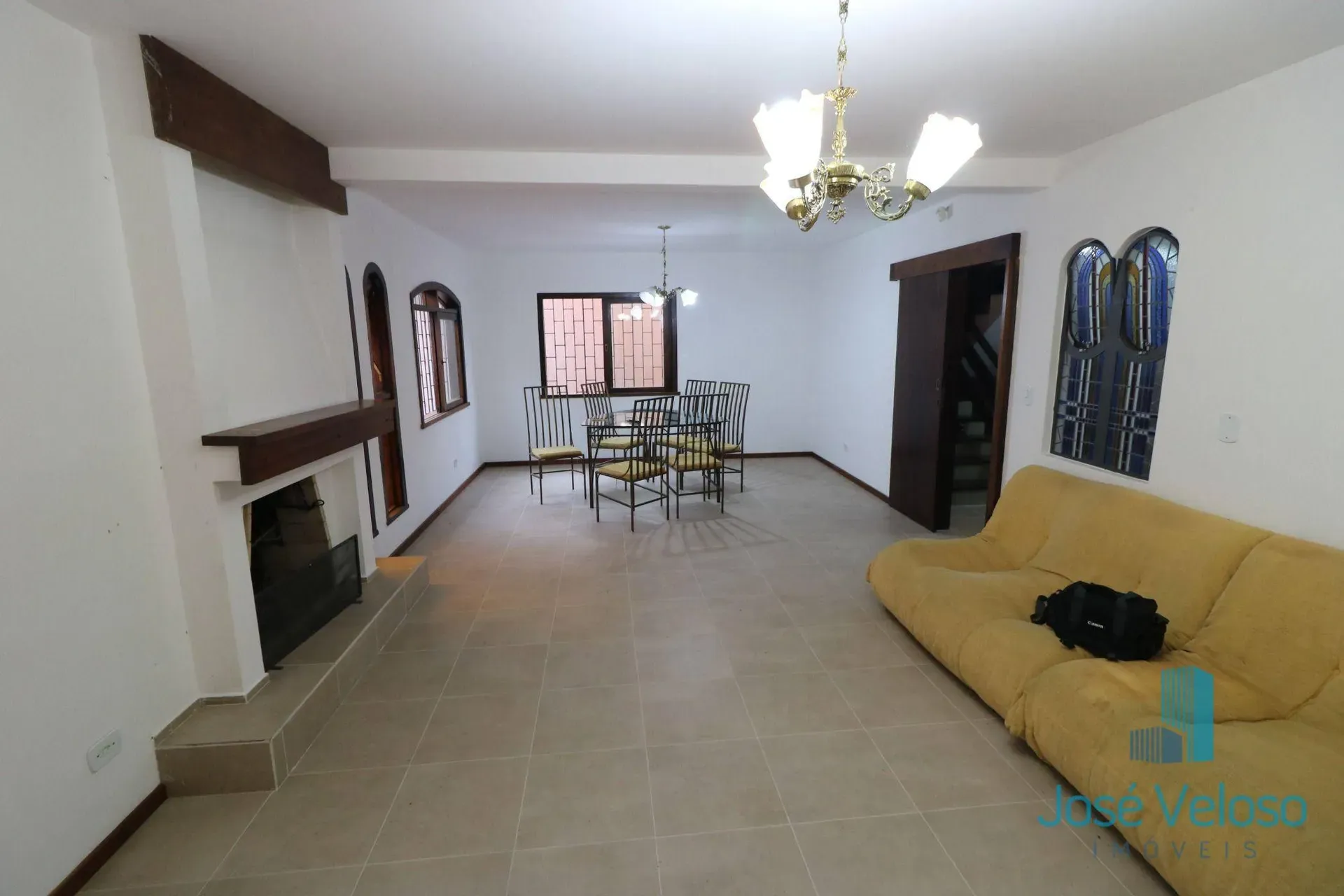 House, 315 m², with a home office