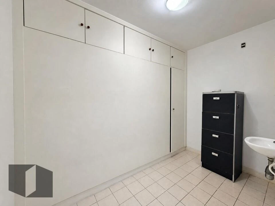 Apartment with air conditioning and 4 bedrooms — photo 26