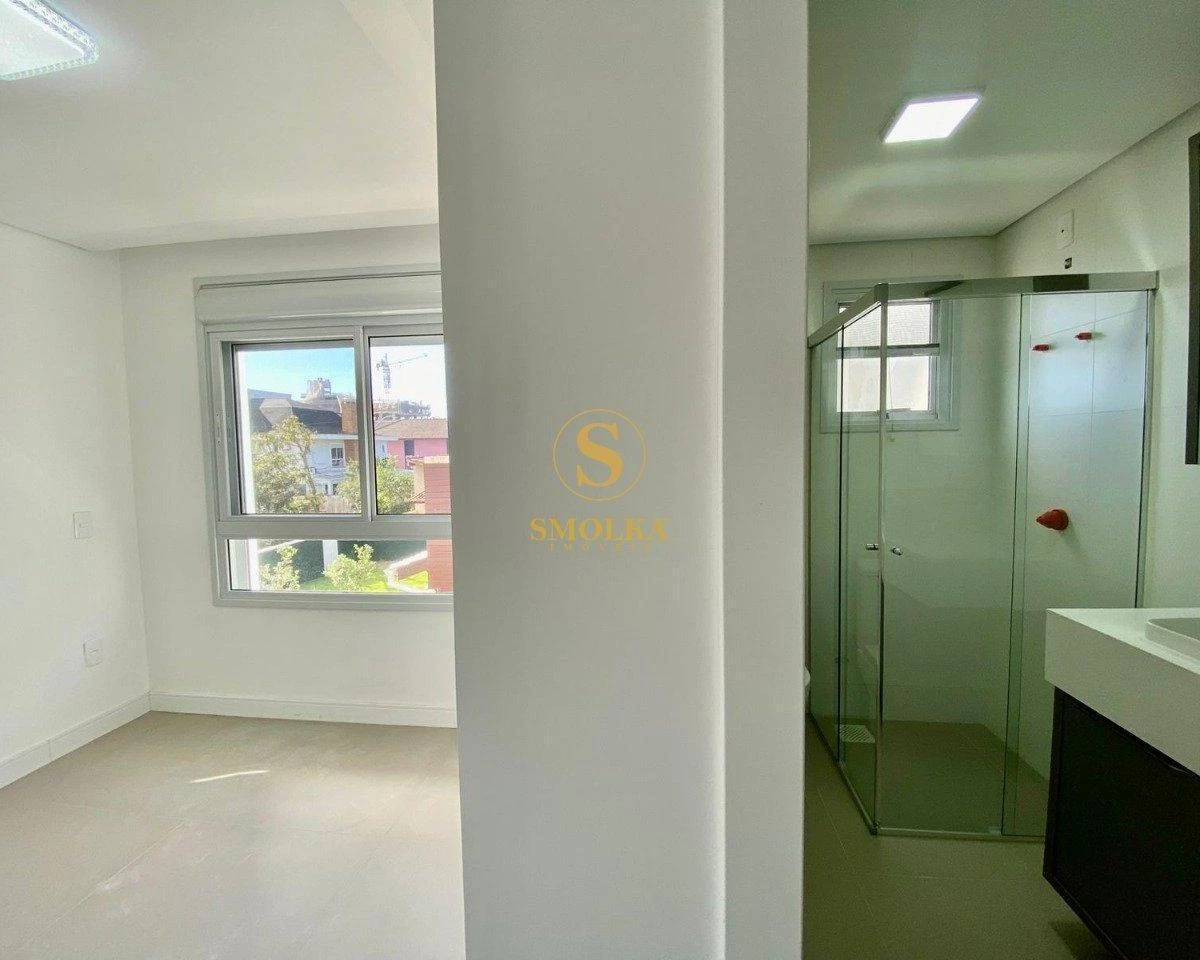 184 m² rental home with 4 en-suite bedrooms — photo 12