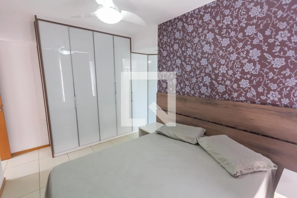 Balcony with a grill in a 2-bedroom apartment, 68 m² — photo 13