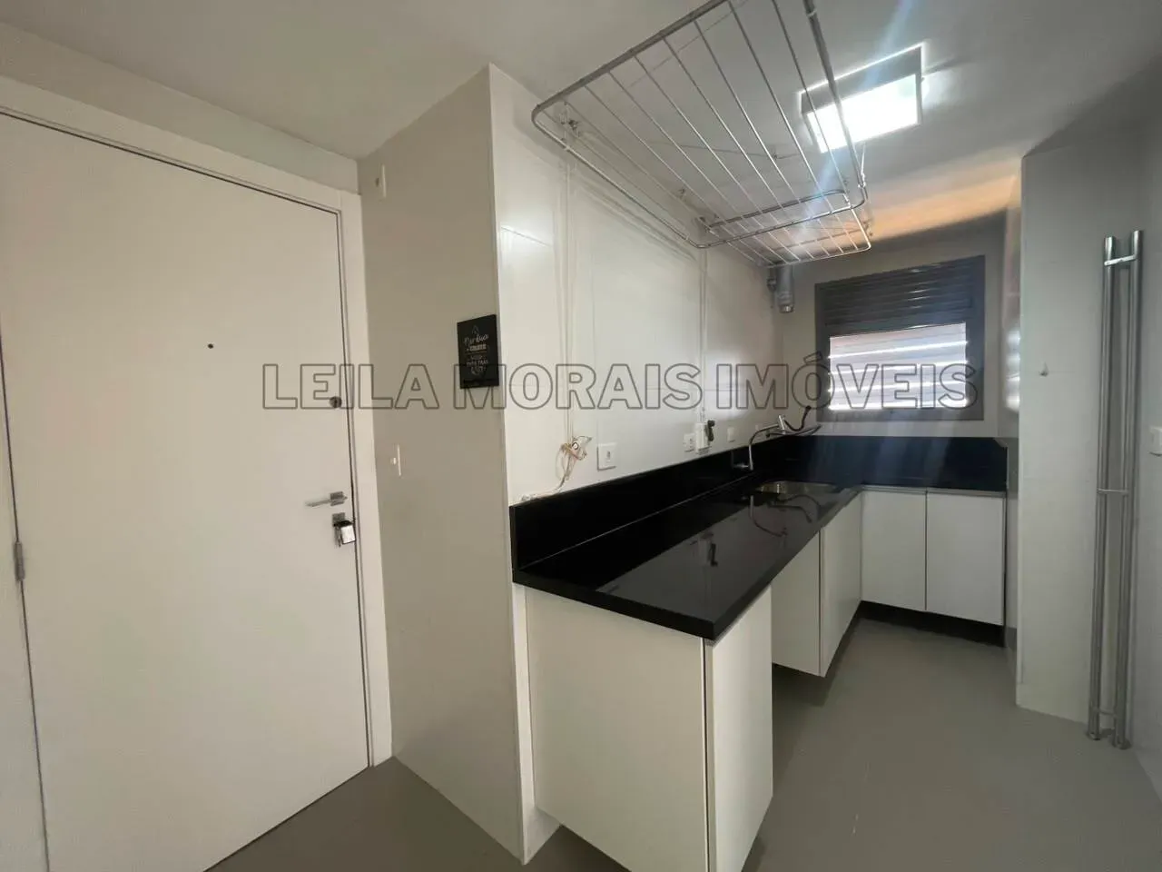 Apartment with 3 bedrooms, 5 bathrooms and open-plan kitchen — photo 13