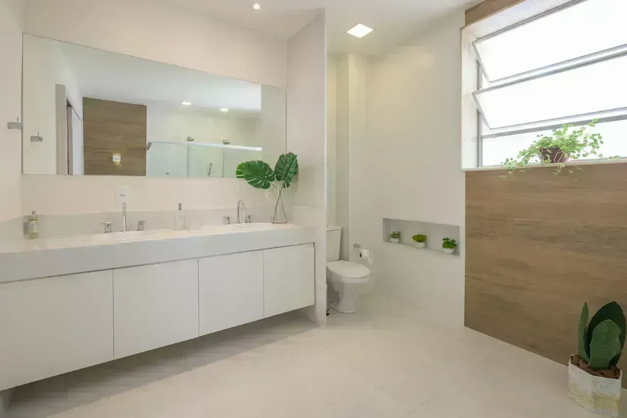 Unfurnished apartment with 4 bedrooms and 260 m² — photo 24