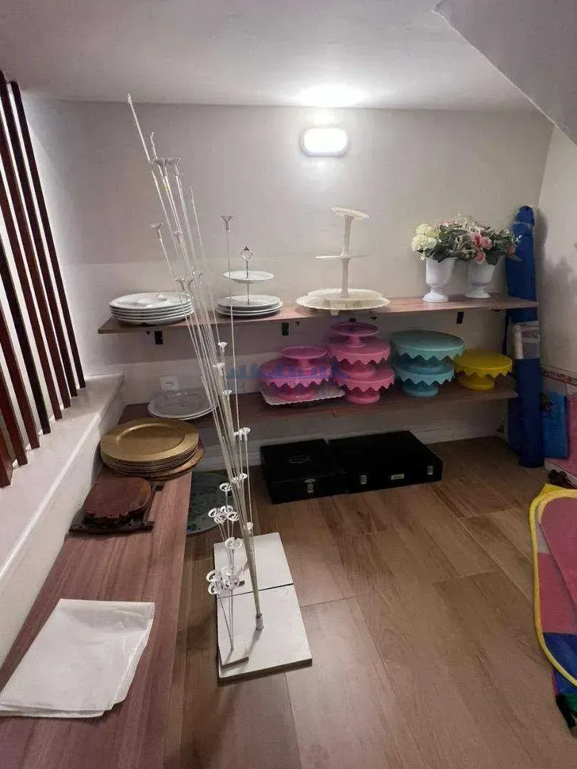 Casa com cozinha fechada e fogão a gás — photo 19