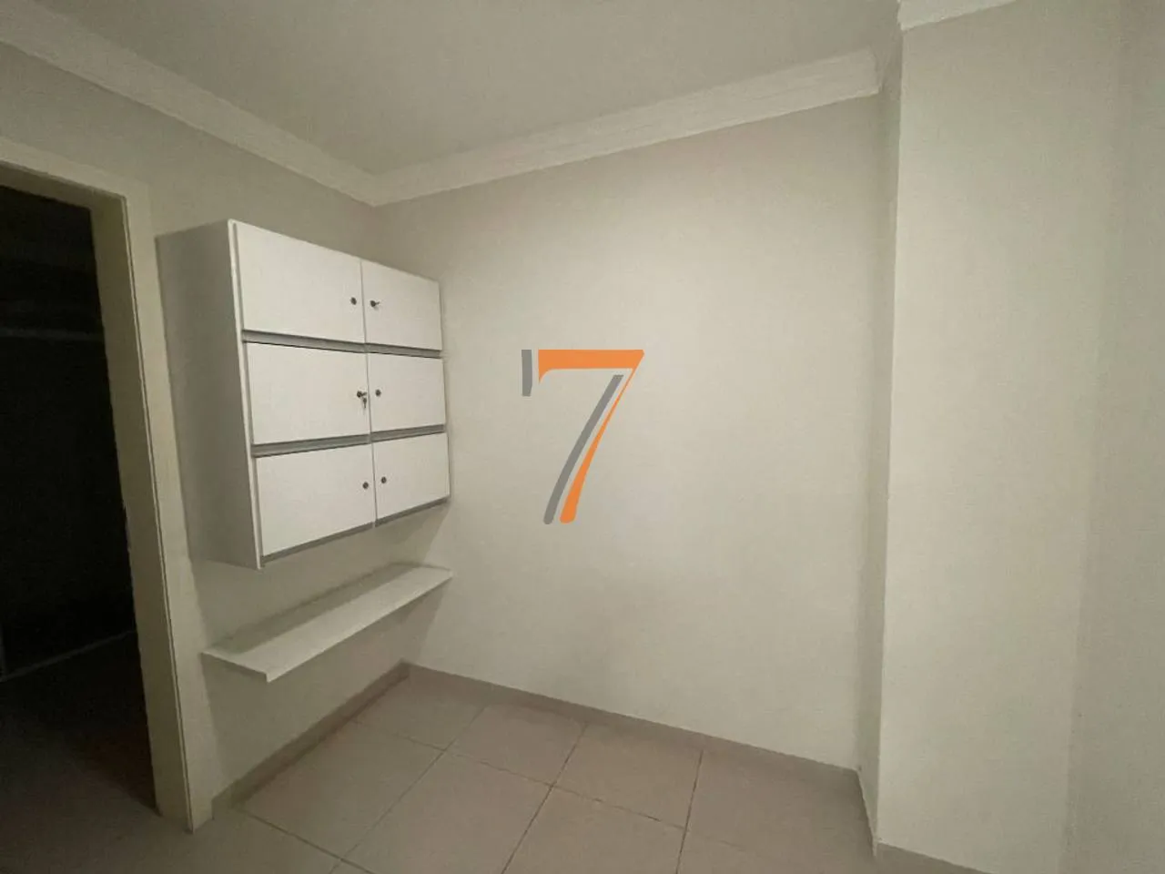 Furnished penthouse with 2 en-suite bedrooms and 210 m² — photo 29