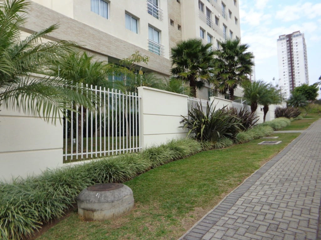 2-bedroom apartment with wood or laminate floors in Curitiba