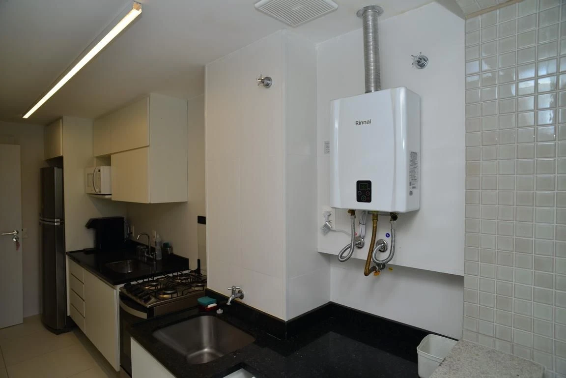 3-bedroom apartment in a building with a sauna — photo 36