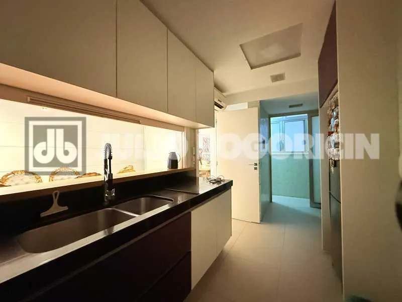 Apartamento de 4 quartos com 195 m² e cozinha americana — photo 35