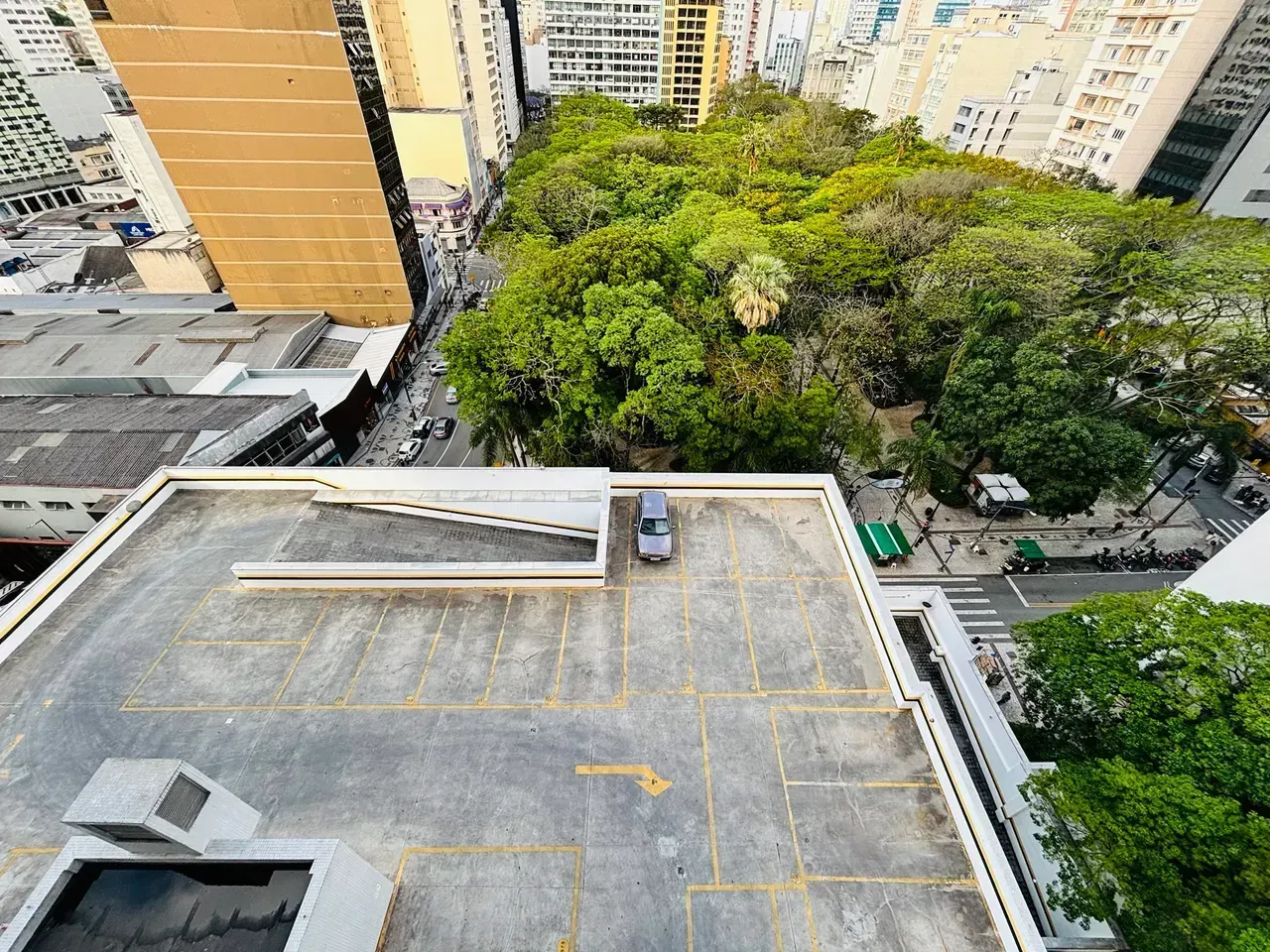 1-bedroom 1-bath apartment with a balcony — photo 25